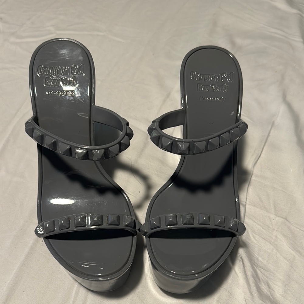 Stylish Gray Women's Sandals never worn